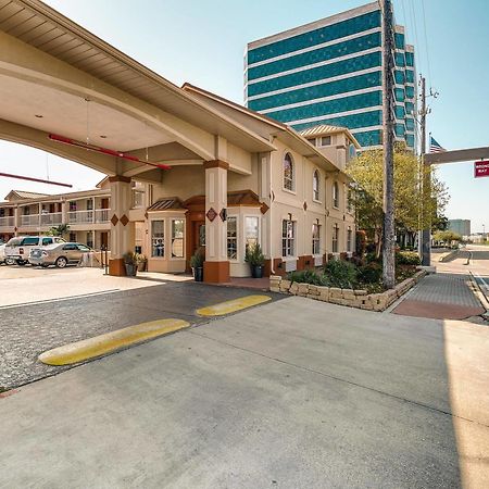 Quality Inn & Suites Dallas-Cityplace Ngoại thất bức ảnh