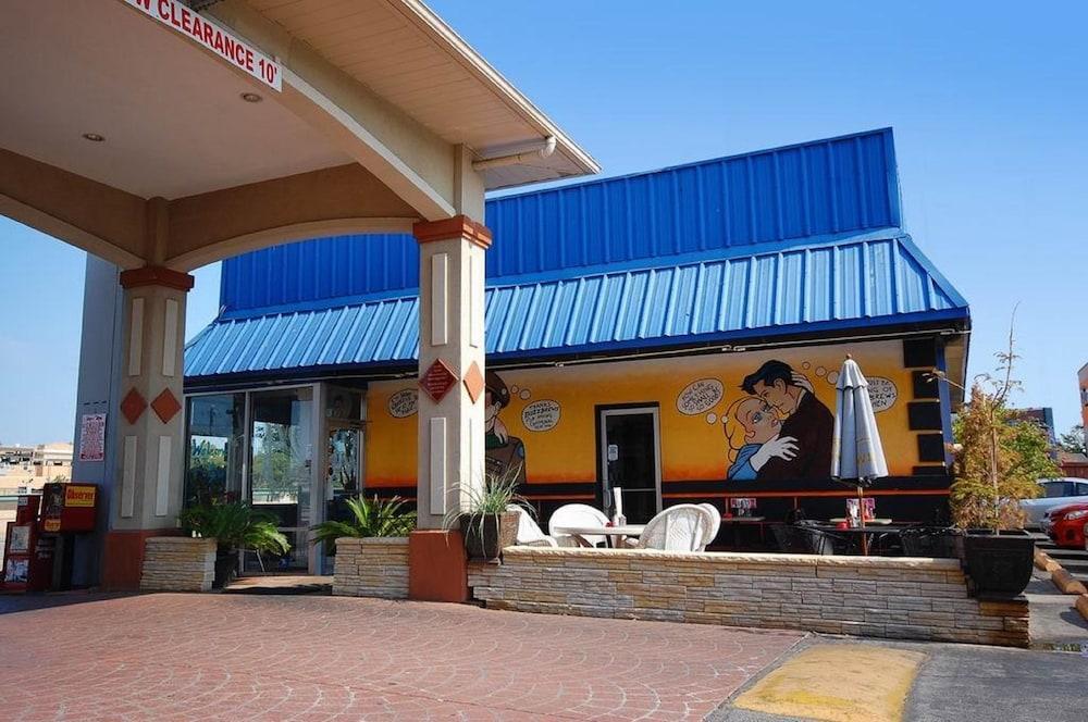 Quality Inn & Suites Dallas-Cityplace Ngoại thất bức ảnh