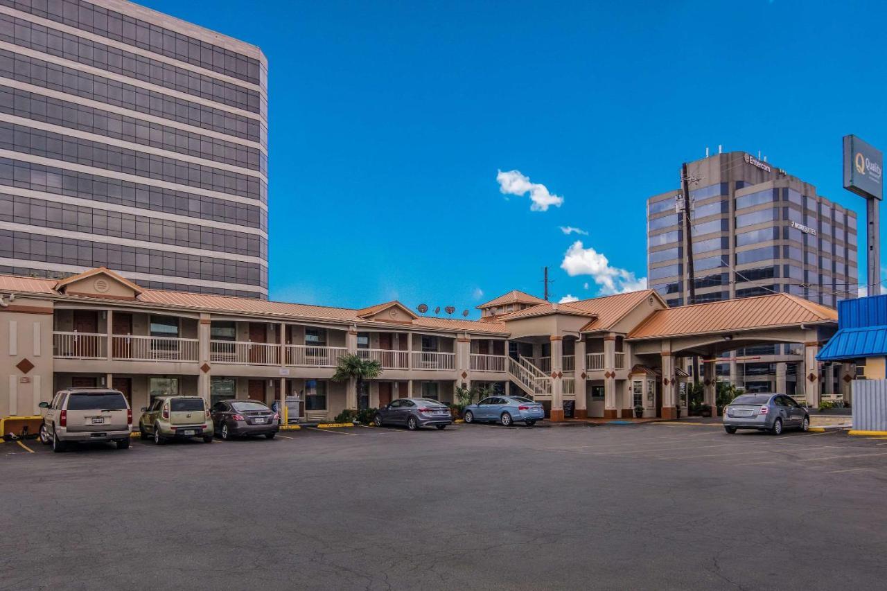 Quality Inn & Suites Dallas-Cityplace Ngoại thất bức ảnh