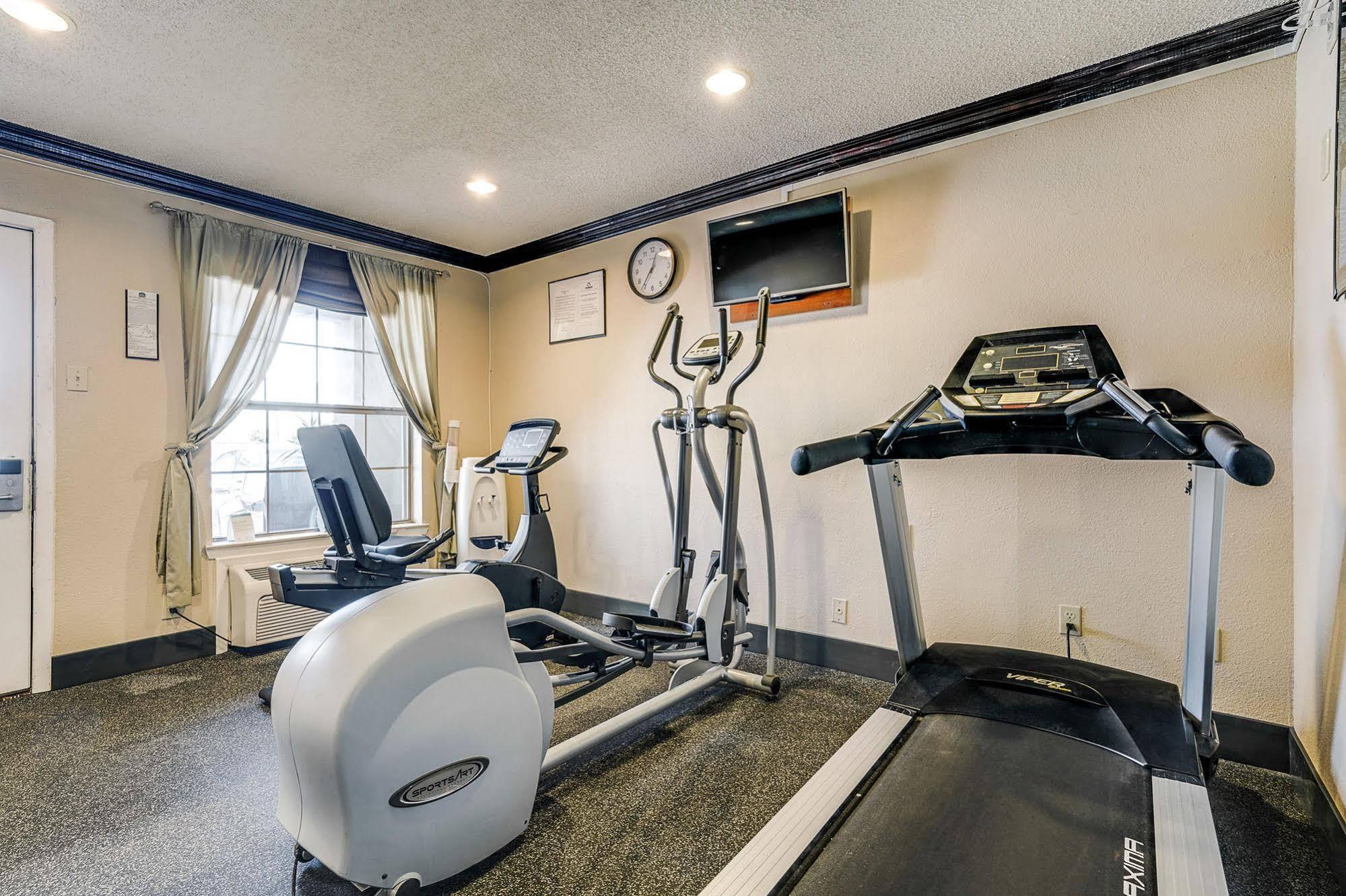 Quality Inn & Suites Dallas-Cityplace Ngoại thất bức ảnh