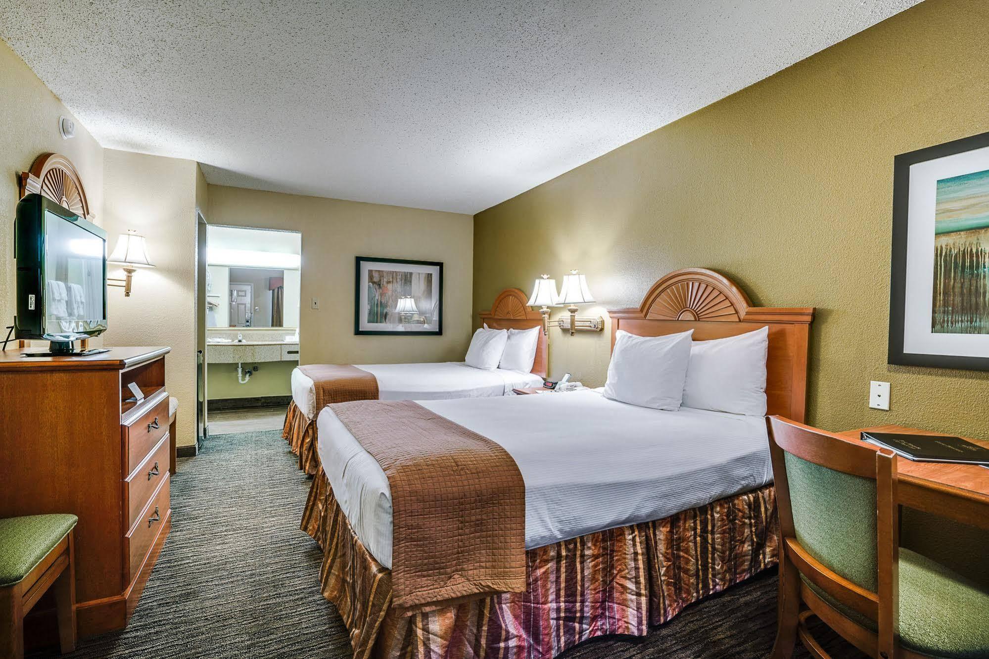Quality Inn & Suites Dallas-Cityplace Ngoại thất bức ảnh