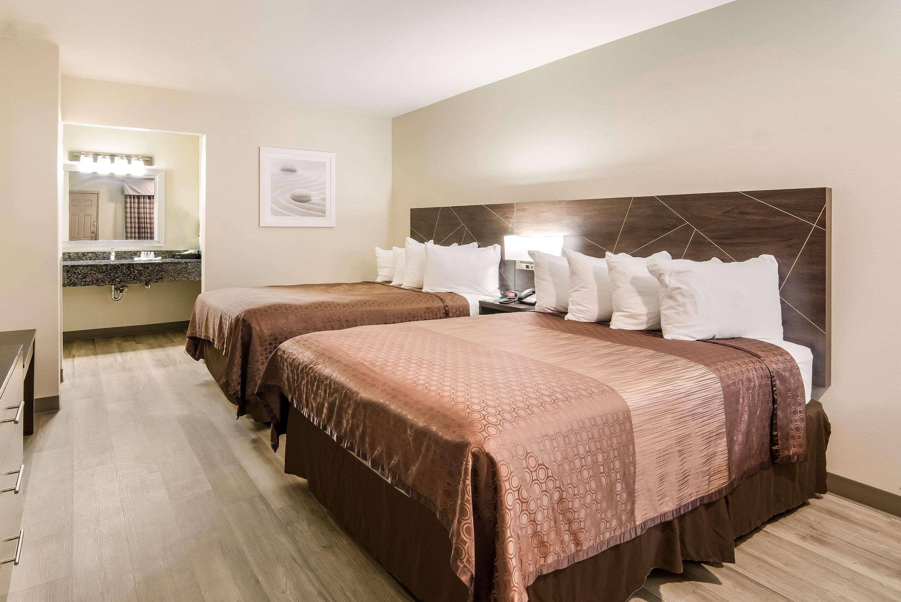 Quality Inn & Suites Dallas-Cityplace Ngoại thất bức ảnh